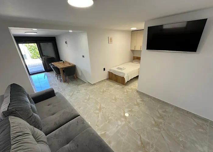 Apartmani Curic Beachfront