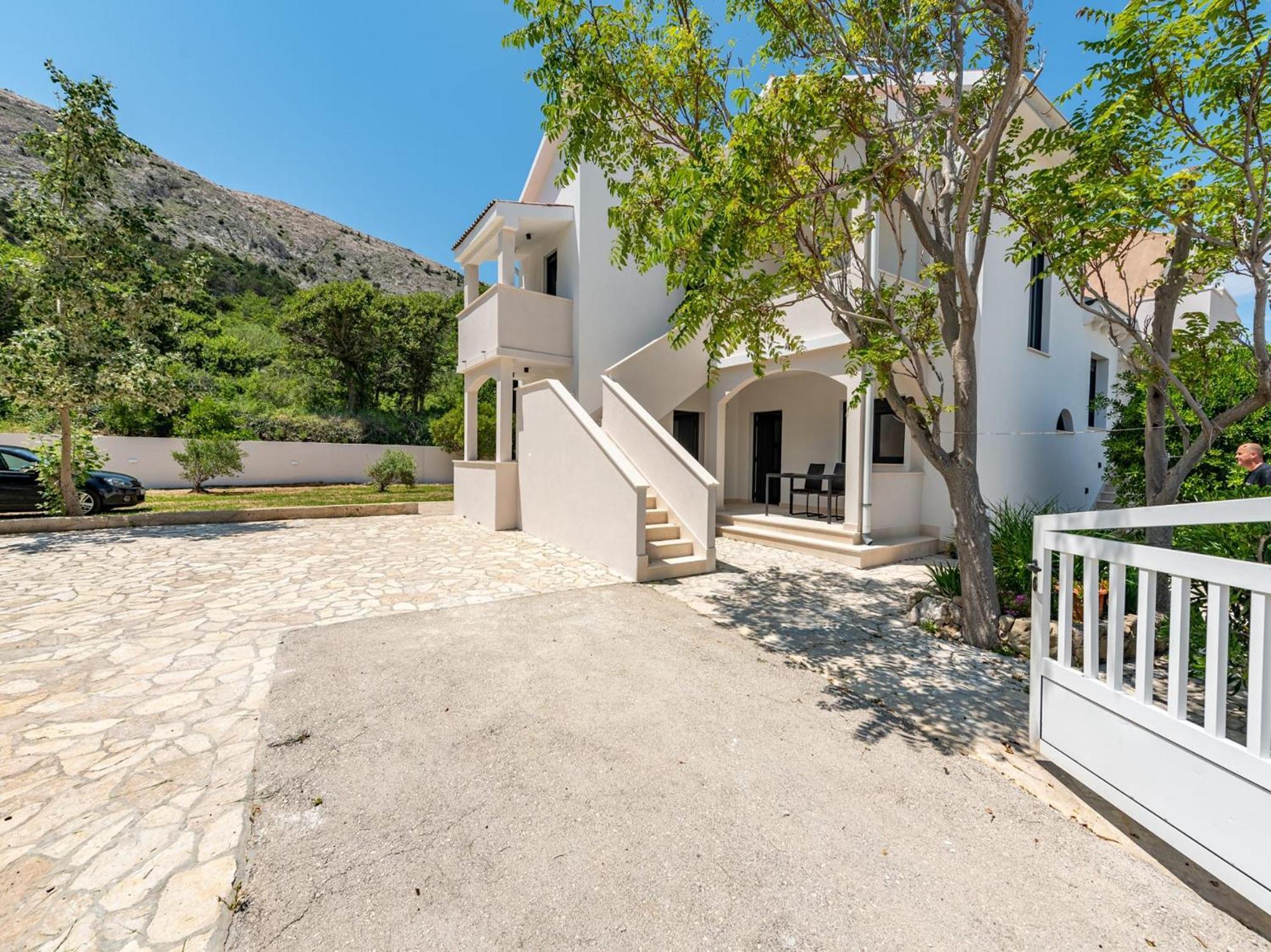 Curic Beachfront Apartment