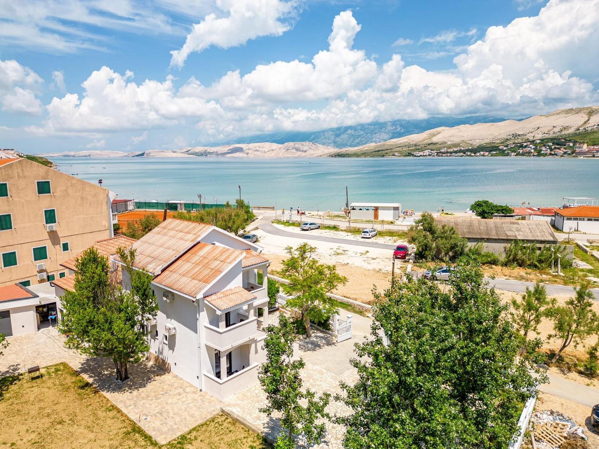 Apartment Curic Beachfront Pag Town