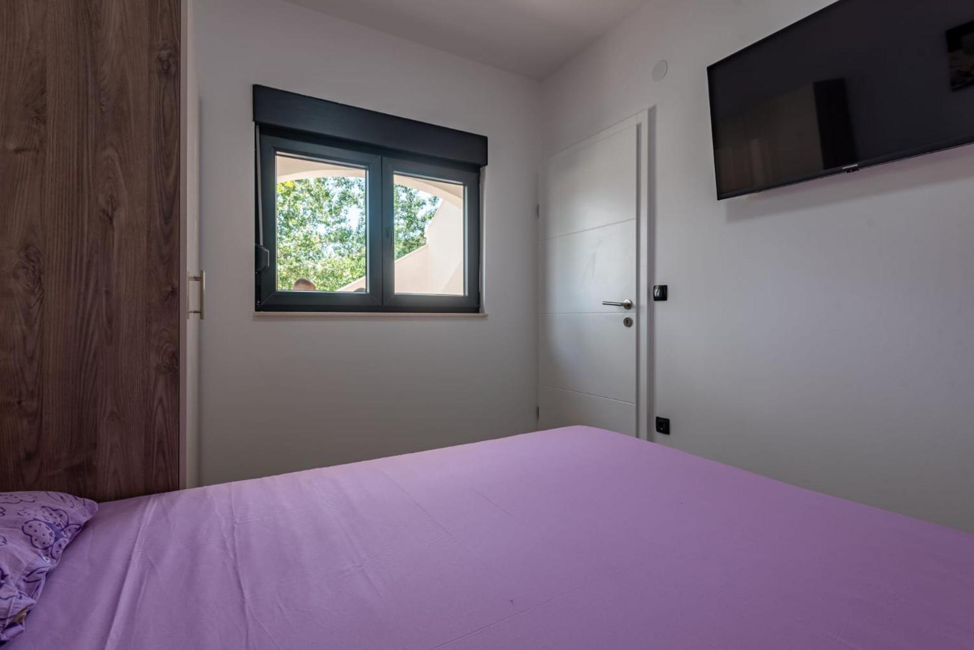 Apartment Curic Beachfront Pag Town