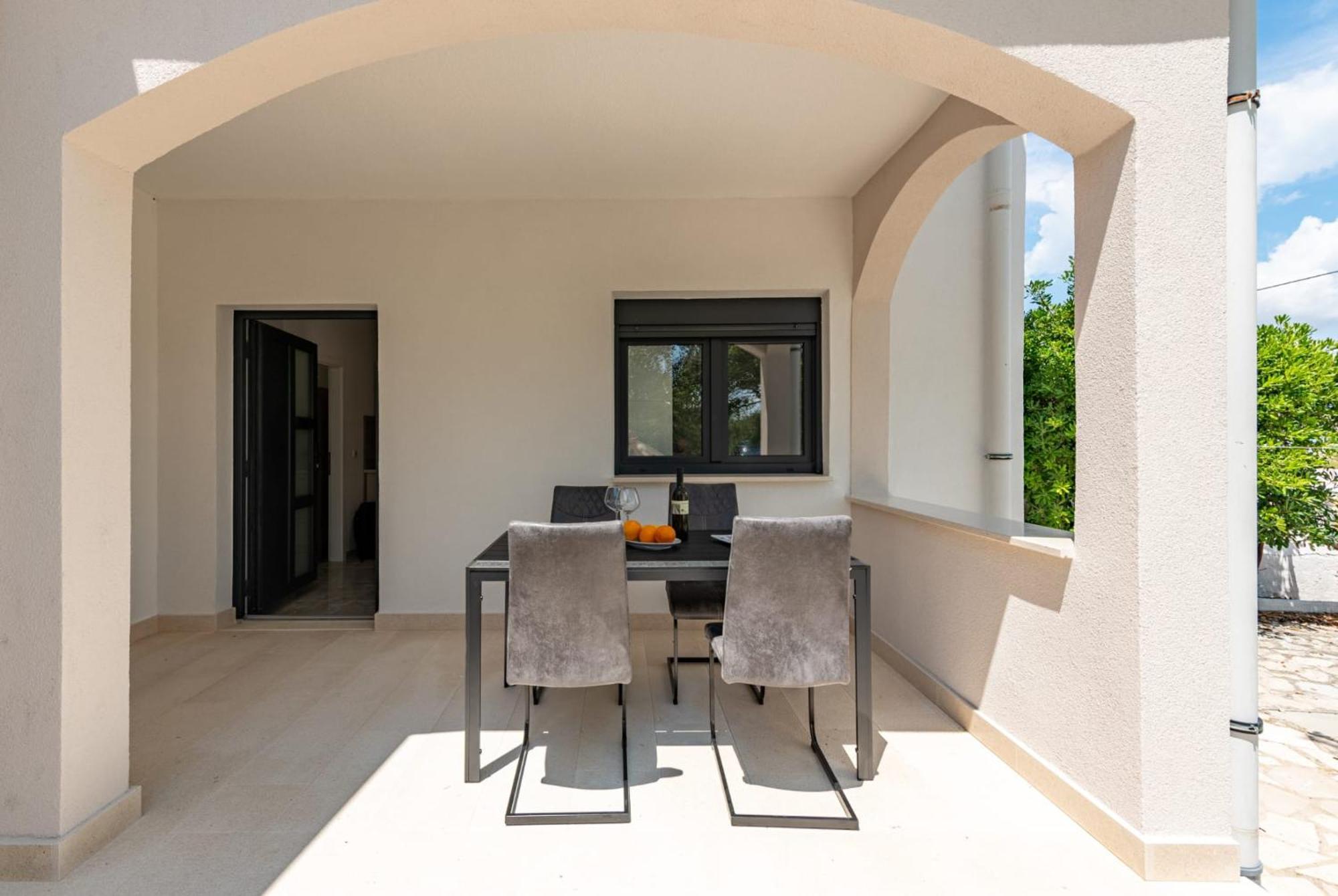 Apartment Curic Beachfront *