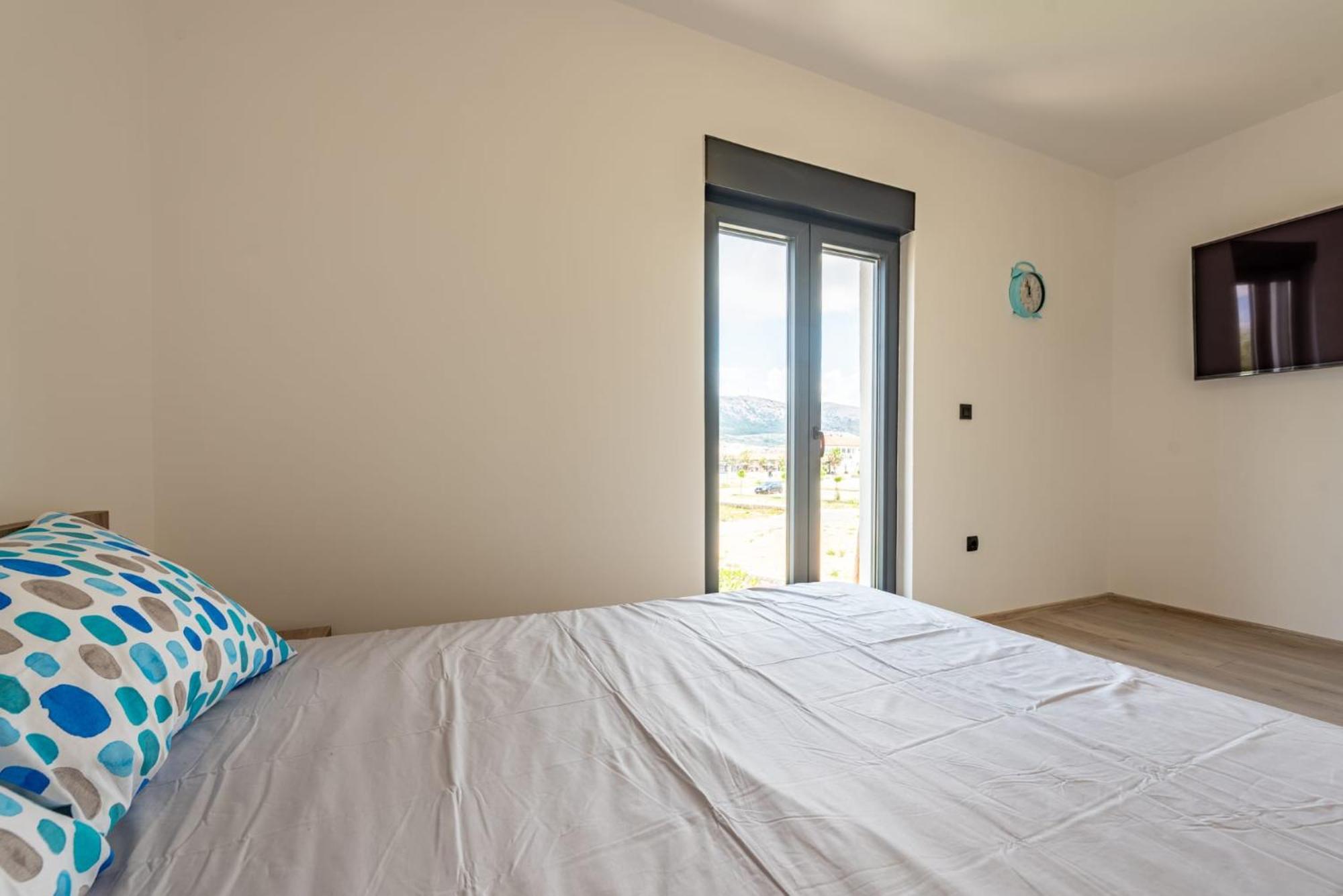 Apartment Curic Beachfront Pag Town