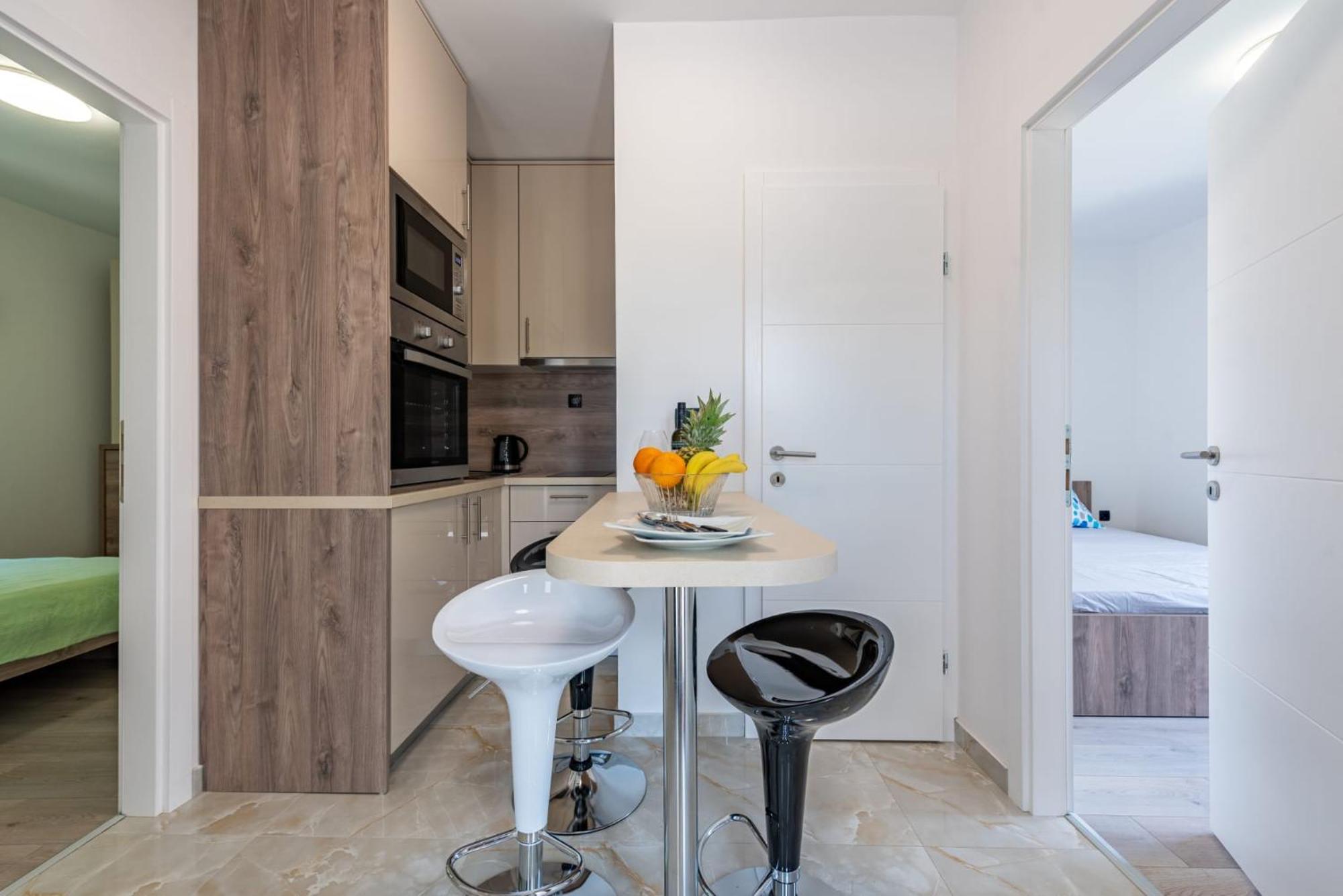 Apartment Curic Beachfront *