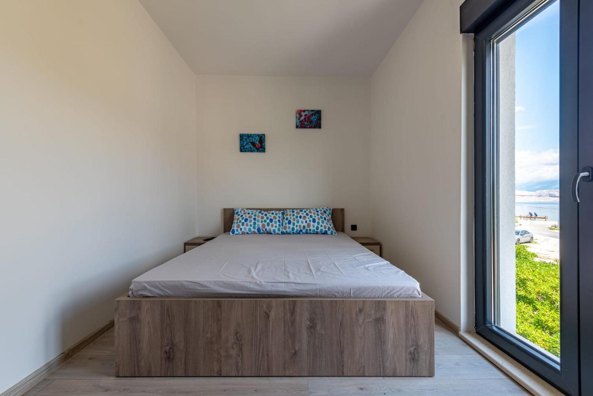 Apartment Curic Beachfront Pag Town