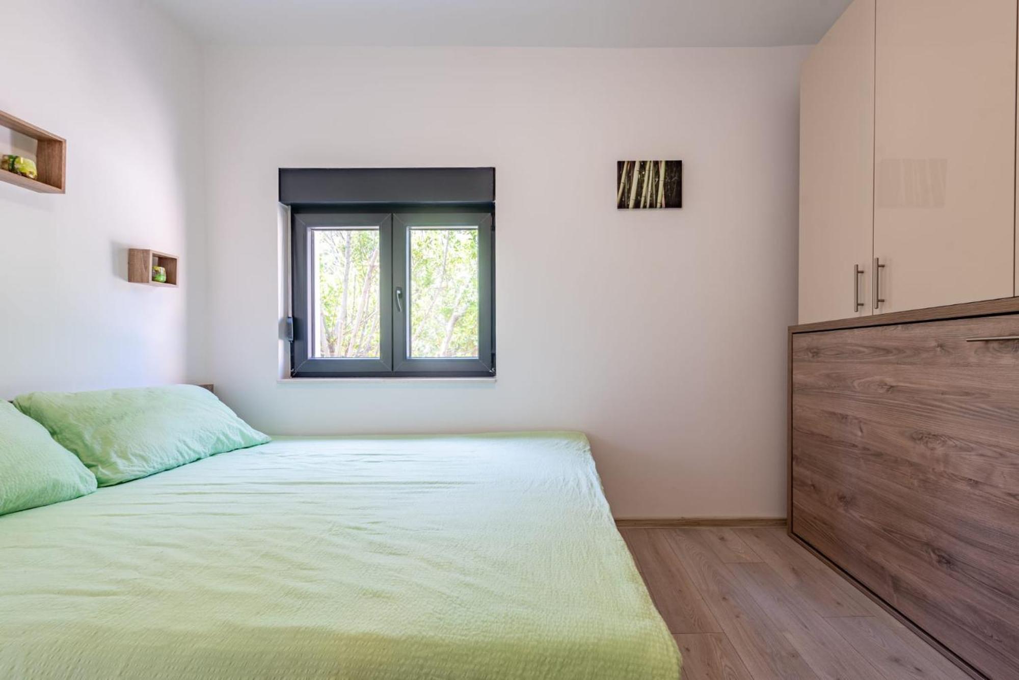 Apartment Curic Beachfront