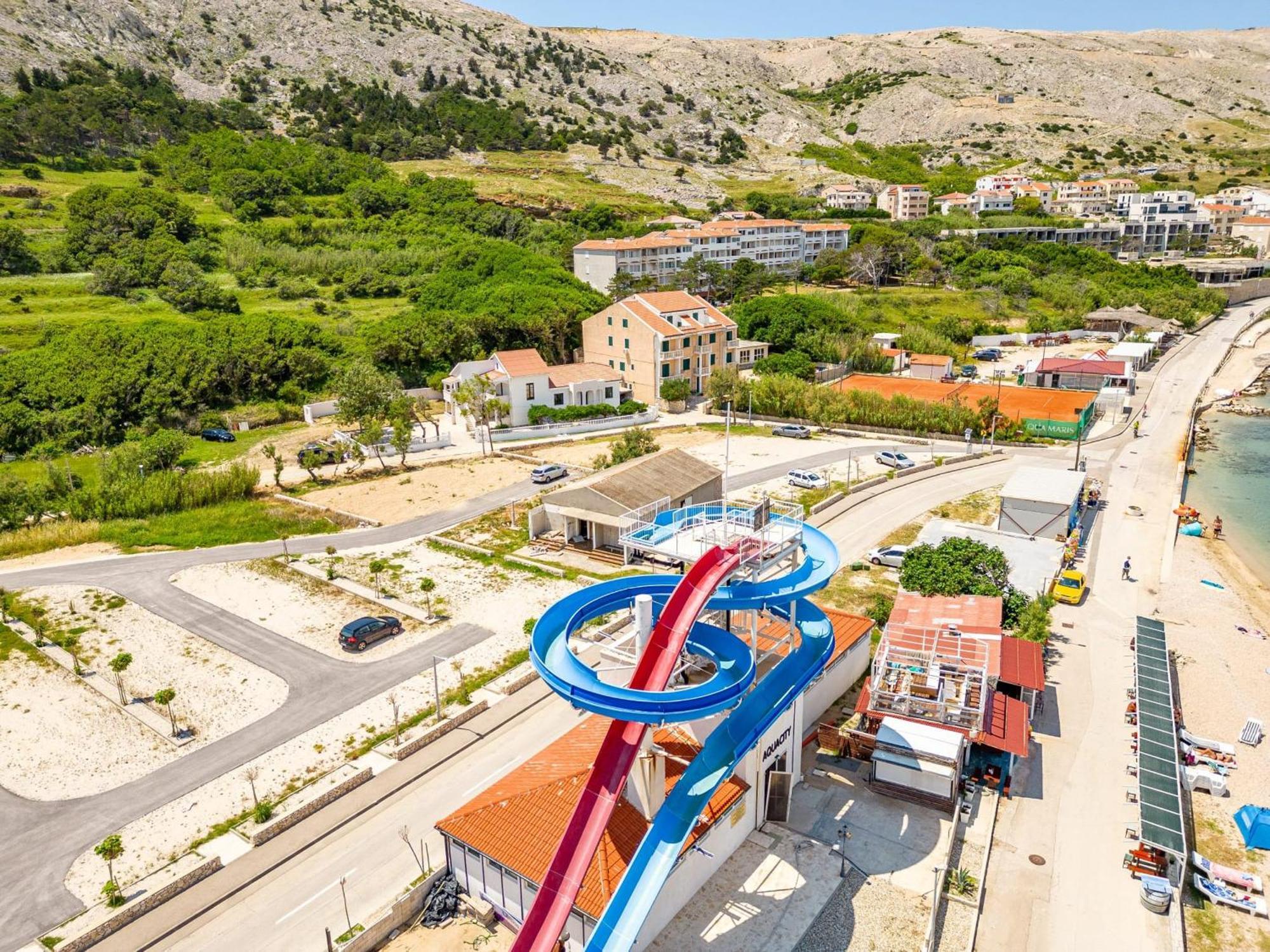Curic Beachfront Apartma