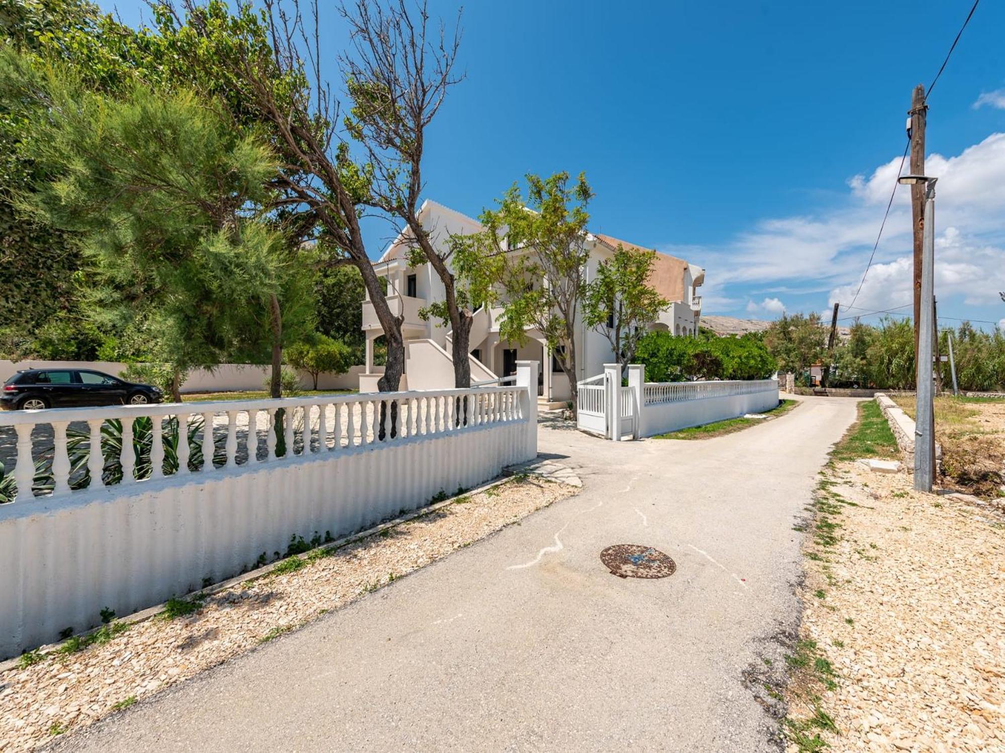 Apartma Curic Beachfront