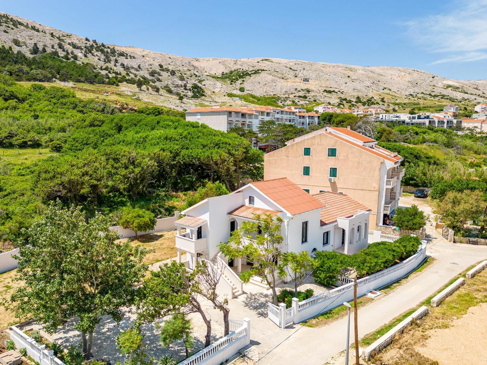 Curic Beachfront Apartma *