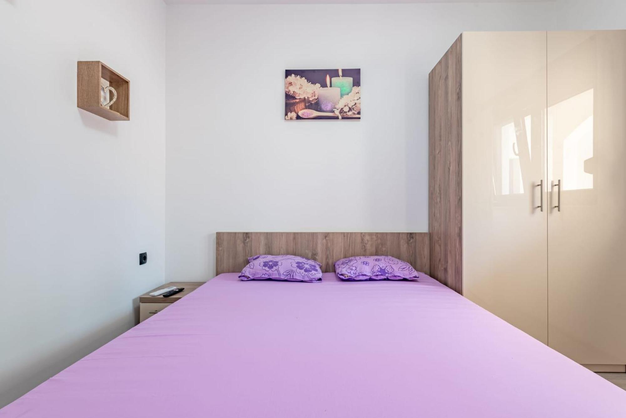 Curic Beachfront Apartma