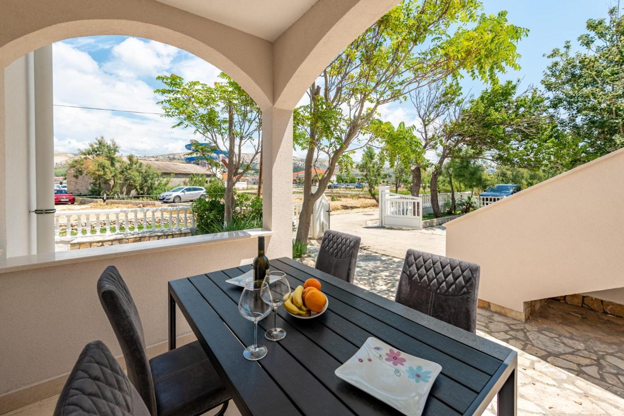 Curic Beachfront *