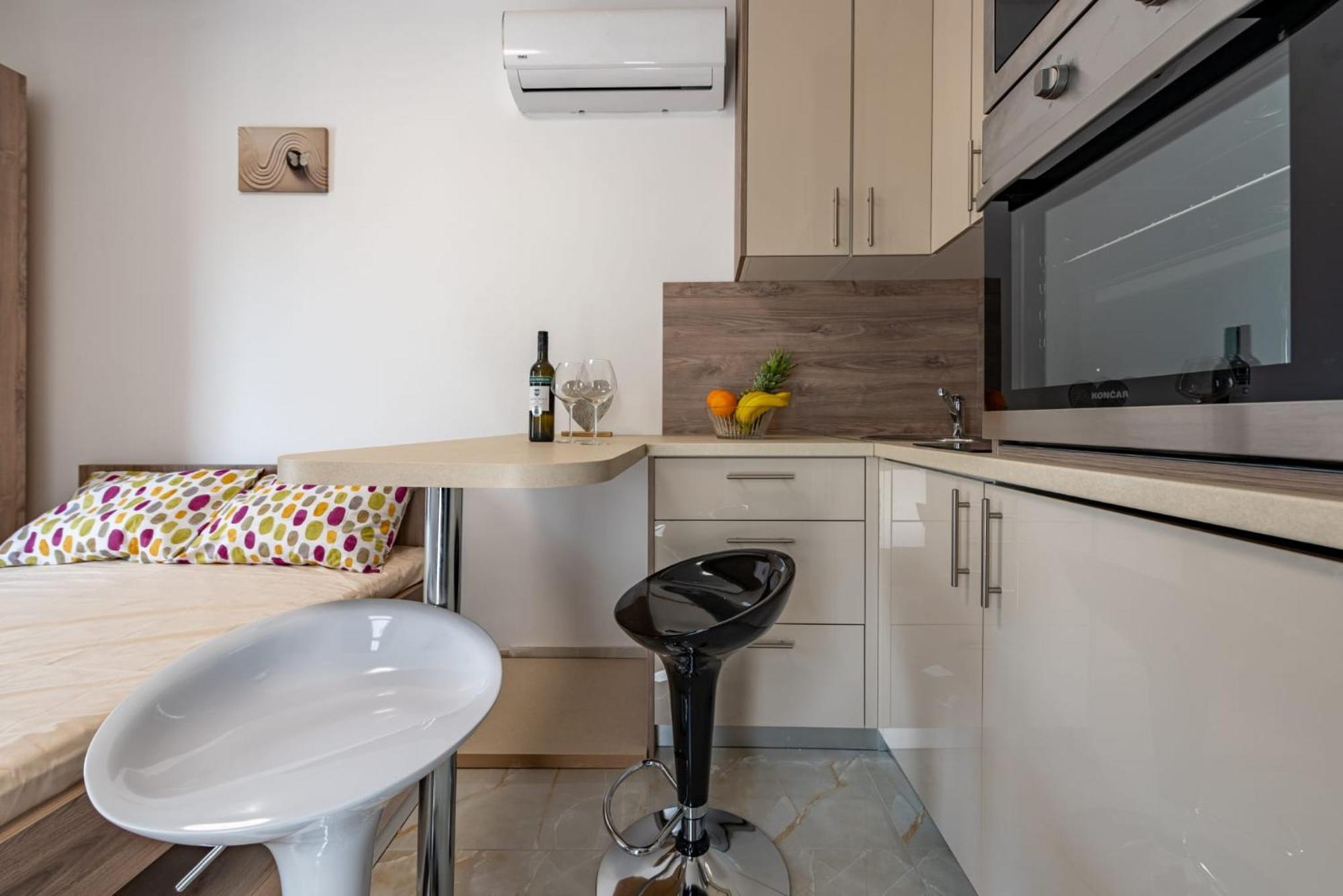 Apartma Curic Beachfront Pag Town
